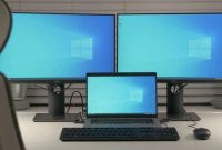 How to set up dual monitors on a laptop