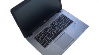 cara mengatasi laptop blank hitam tapi hidup